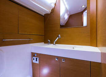 Rent a sailboat in Nidri Marine - Jeanneau Sun Odyssey 469