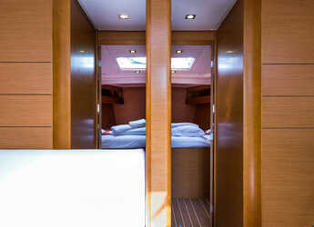 Rent a sailboat in Nidri Marine - Jeanneau Sun Odyssey 469