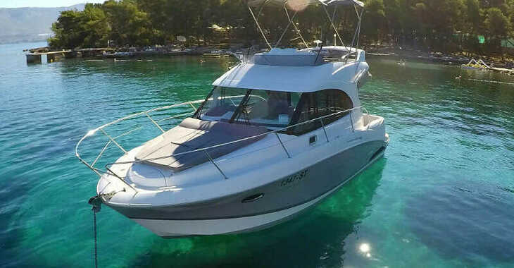 Rent a motorboat in Marina Lucica Špinut - Antares 30 Fly