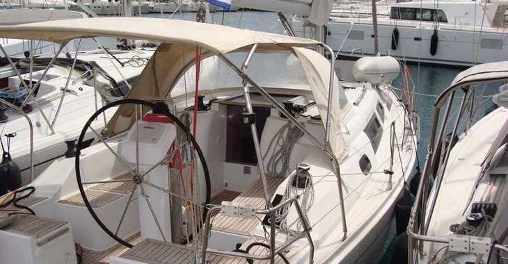 Rent a sailboat in Alimos Marina - Hanse 325