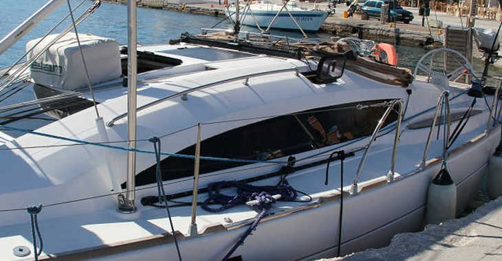 Rent a sailboat in Lavrion Marina - Elan 444 Impression