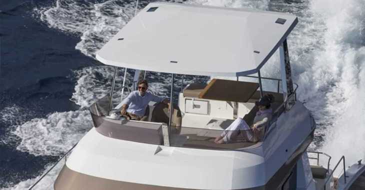 Rent a power catamaran  in Road Reef Marina - Fountaine Pajot MY37