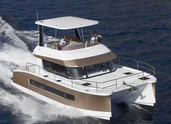 Rent a power catamaran  in Road Reef Marina - Fountaine Pajot MY37