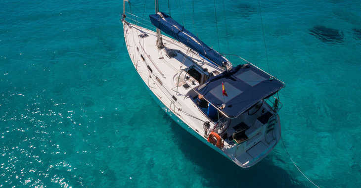Rent a sailboat in Marina Cala D' Or - Cyclades 393