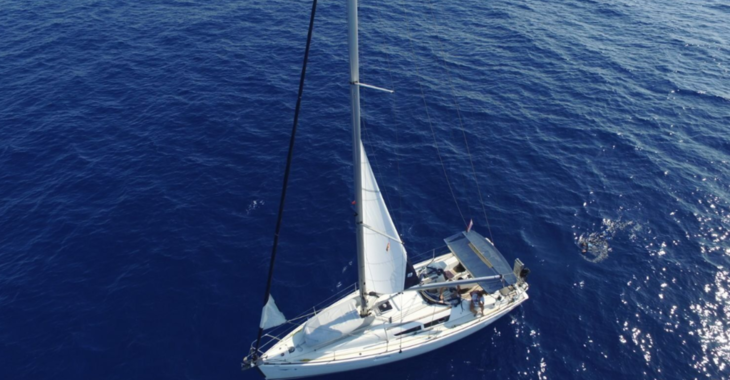 Rent a sailboat in Port Olimpic de Barcelona - Jeanneau Sun Odyssey 39i