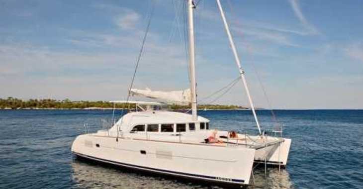 Rent a catamaran in Road Town Marina - Lagoon 380