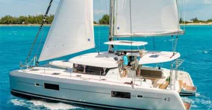 Rent a catamaran in Road Town Marina - Lagoon 42