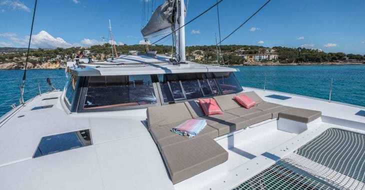 Rent a catamaran in Nanny Cay - Fountaine Pajot Astréa 42