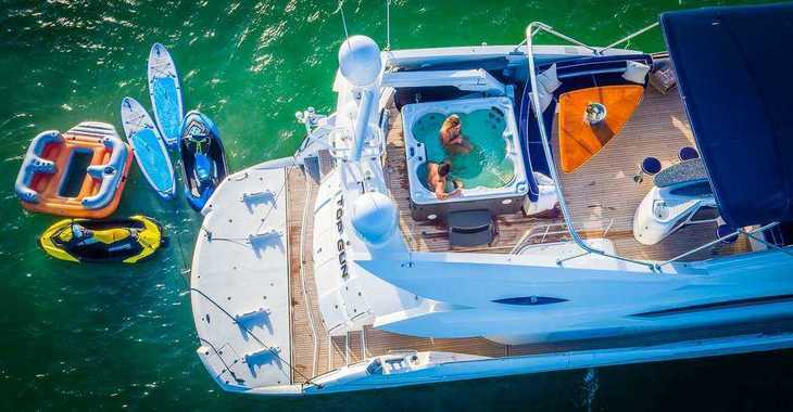 Chartern Sie yacht in Nanny Cay - Sunseeker 82