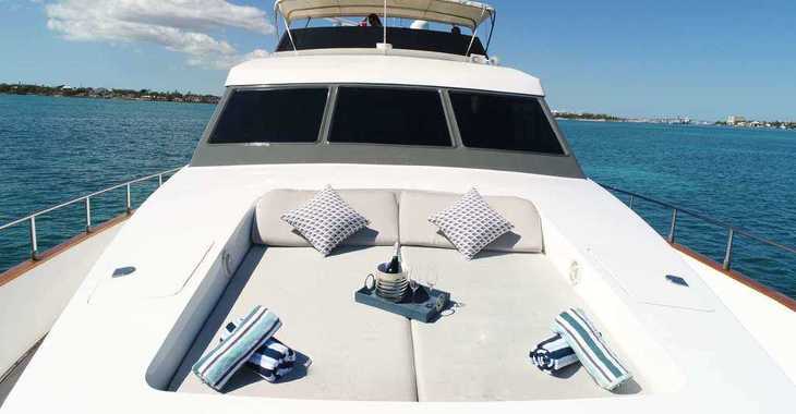 Chartern Sie yacht in Palm Cay Marina - San Lorenzo 80