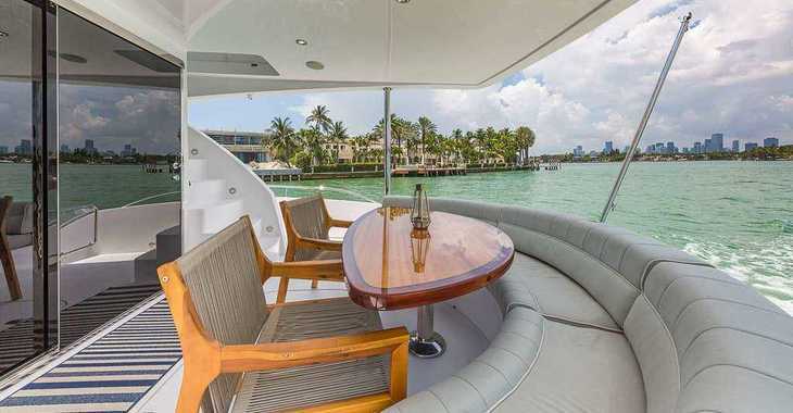 Chartern Sie yacht in Nanny Cay - Hatteras 60