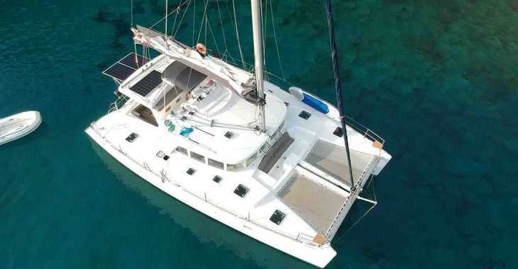 Rent a catamaran in Club Naútico de Sant Antoni de Pormany - Lagoon 440 