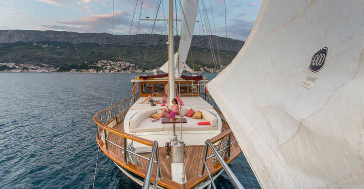 Rent a yacht in Split (ACI Marina) - Gulet