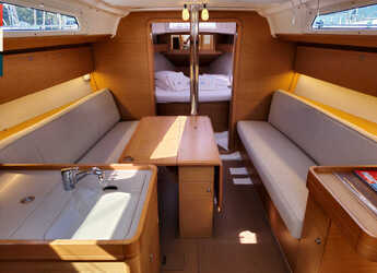 Rent a sailboat in Marina Frapa - Dufour 360 Grand Large