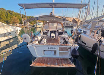 Rent a sailboat in Marina Frapa - Dufour 360 Grand Large