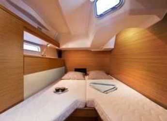 Rent a sailboat in Marina Palamos - Jeanneau 53