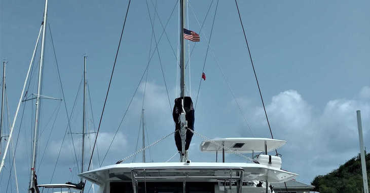 Rent a catamaran in Maya Cove, Hodges Creek Marina - Leopard 40