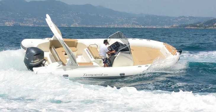 Rent a dinghy in Club de Mar - Capelli Tempest 800