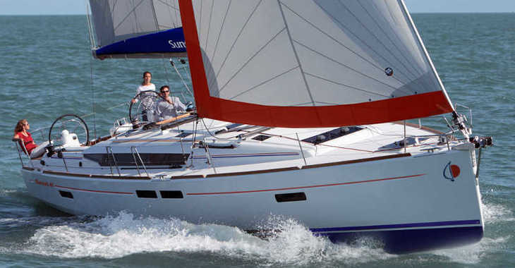 Rent a sailboat in Lefkas Nidri - Sunsail 47 (Classic)
