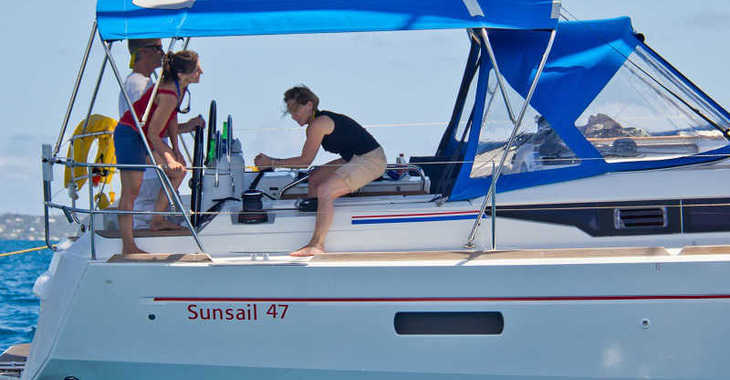 Rent a sailboat in Lefkas Nidri - Sunsail 47 (Classic)