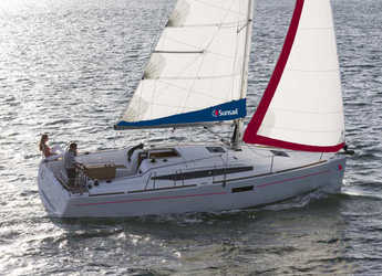 Rent a sailboat in Agana Marina - Sunsail 34- 2/1 (Classic)