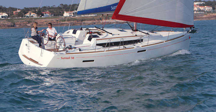 Rent a sailboat in Marina Gouvia - Sunsail 38 (Classic)