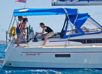Rent a sailboat in Agana Marina - Sunsail 47/3 (Classic)