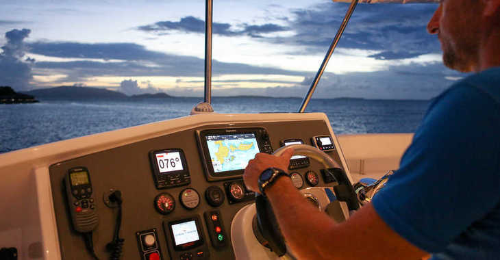 Louer catamaran à moteur à Port of Mahe - Moorings 514 PC  (Club)