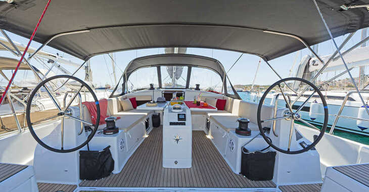 Alquilar velero en Lavrion Marina - Sun Odyssey 490