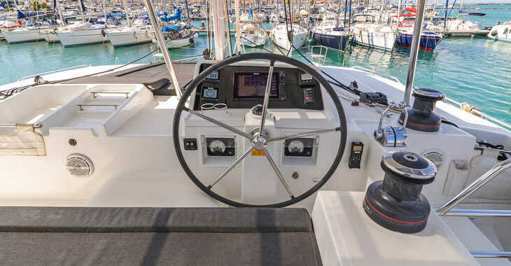 Rent a catamaran in Nidri Marine - Lagoon 450  Fly A/C & GEN & WM