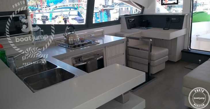 Louer catamaran à moteur à Naviera Balear - Moorings 514 PC  (Club)