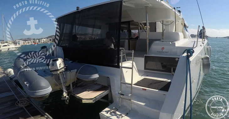 Rent a catamaran in Club Náutico Ibiza - Fountaine Pajot Astrea 42