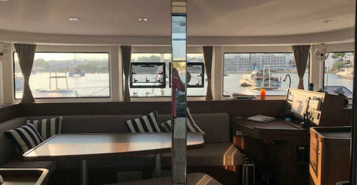 Rent a catamaran in Port of Santa Eulària  - Lagoon 42 Version 3 Cabinas Full Equipe