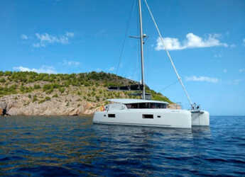 Rent a catamaran in Port of Santa Eulària  - Lagoon 42 Version 3 Cabinas Full Equipe