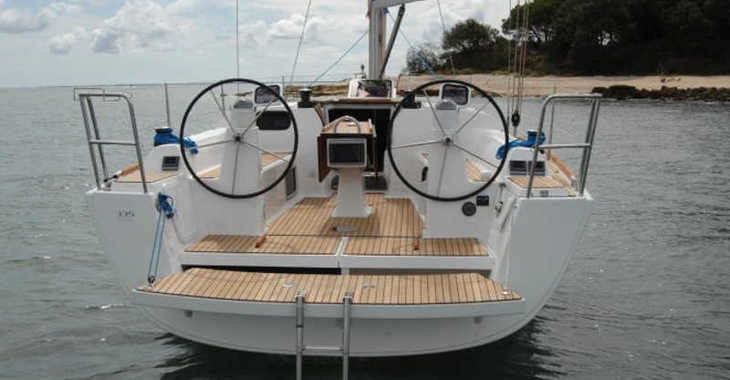 Rent a sailboat in Netsel Marina - Dufour 335 GL
