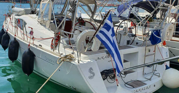 Rent a sailboat in Volos - Oceanis 40