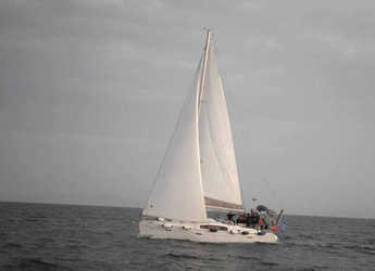 Rent a sailboat in Volos - Oceanis 40