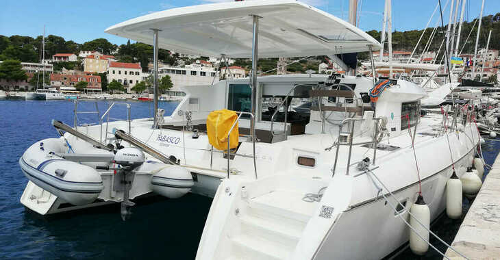 Rent a catamaran in Trogir ACI Marina - Lagoon 420