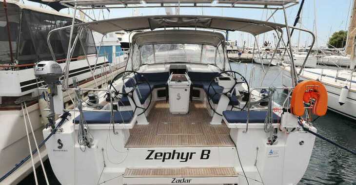 Rent a sailboat in Marina Tankerkomerc - Oceanis 51.1