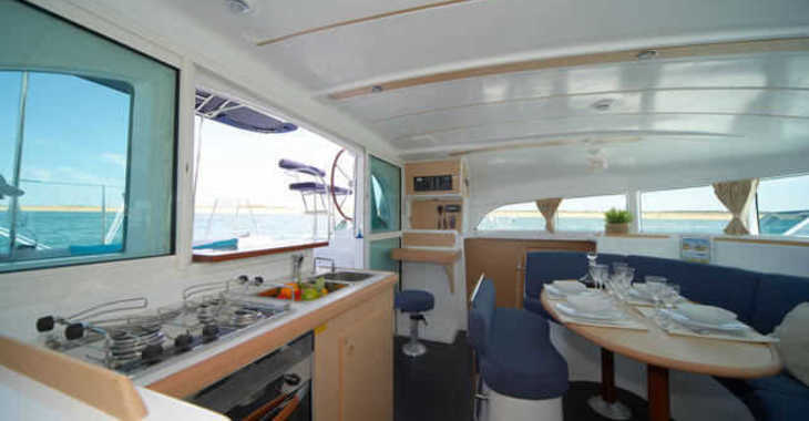 Rent a catamaran in Marina di Portisco - Lagoon 380