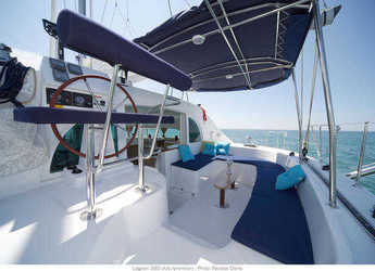 Rent a catamaran in Marina di Portisco - Lagoon 380