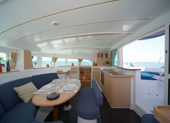 Rent a catamaran in Marina di Portisco - Lagoon 380