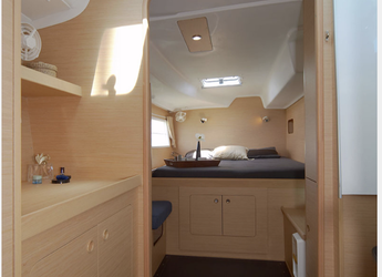 Rent a catamaran in Marina di Portisco - Lagoon 380