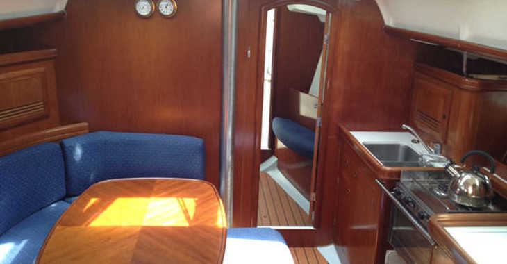 Rent a sailboat in Marina Gouvia - Oceanis 393 Clipper