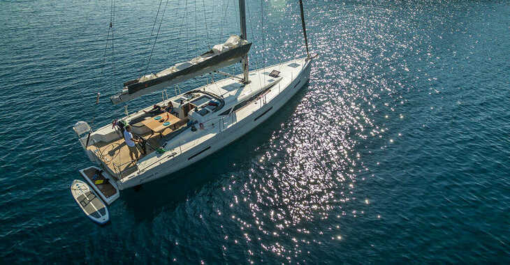 Rent a sailboat in Marina Kastela - More 55