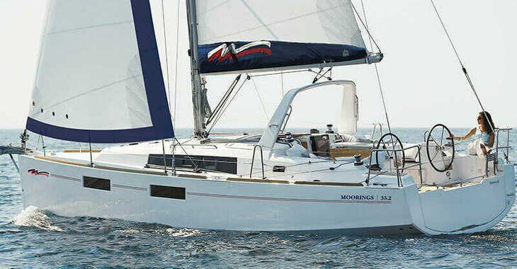 Chartern Sie segelboot in Marina di Cannigione - Oceanis 35.1 (Club)