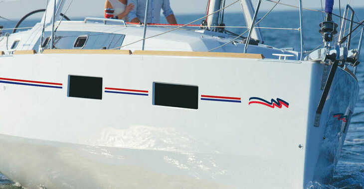 Rent a sailboat in Marina di Cannigione - Oceanis 35.1 (Club)