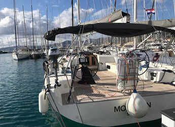 Louer voilier à Marina Kastela - More 55