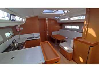 Chartern Sie segelboot in Volos - Sun Odyssey 440