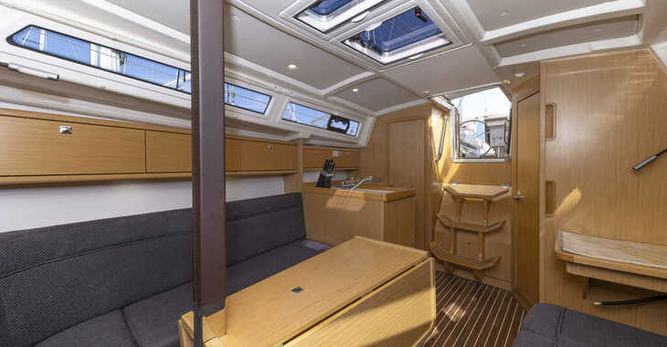Rent a sailboat in Marina Tankerkomerc - Bavaria Cruiser 34 Style